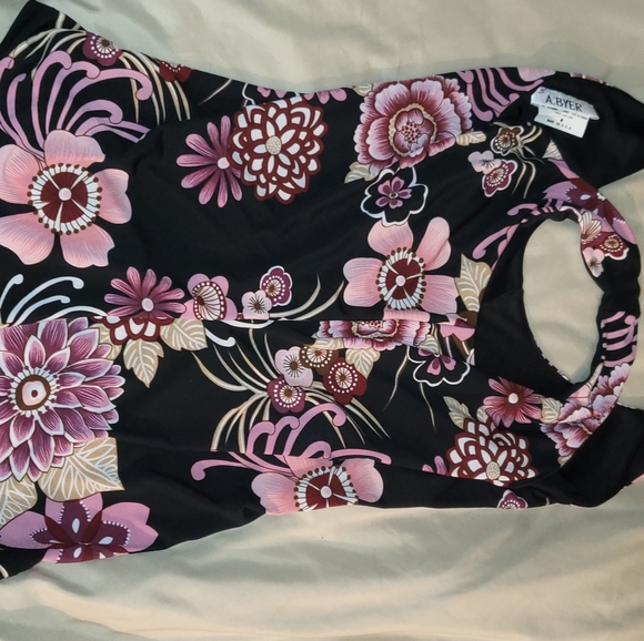 Top - Picture 3 of 4